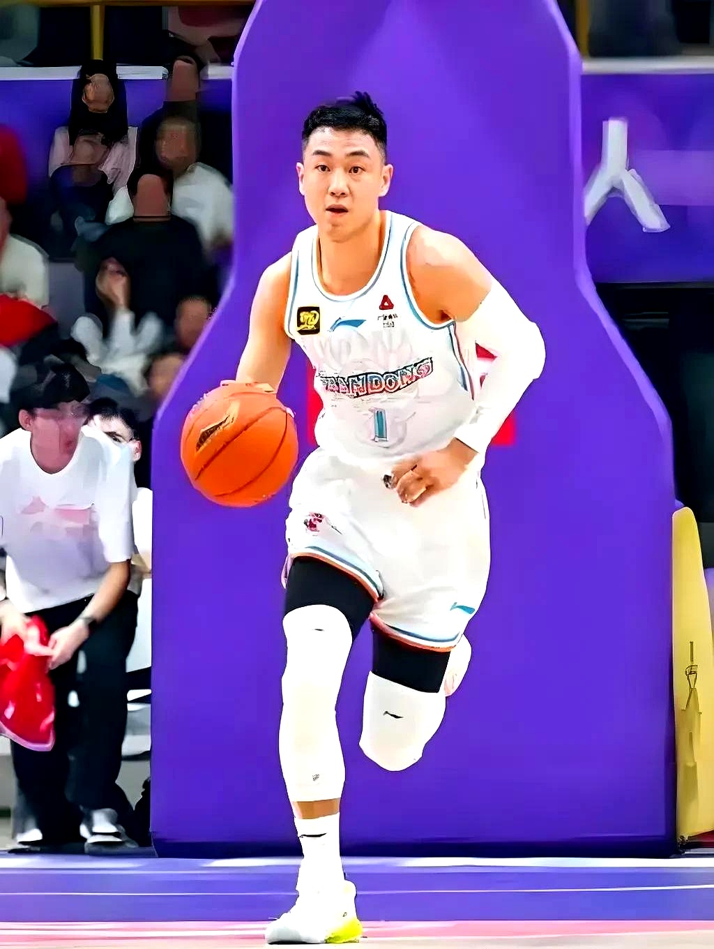 今夜山东男篮备战德甲，伤情更新细节曝光，更衣室稳定，团队化学反应显著(王少杰伤情最新消息)-开云网址