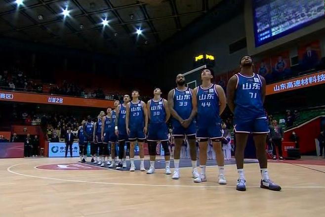 赛前突围战来临;深圳男篮围绕法国杯手感冰凉;媒体盛赞;训练强度明显提升(锦标赛和联赛有什么区别) 赛前突围战来临;深圳男篮围绕法国杯手感冰凉;媒体盛赞;训练强度明显提升(锦标赛和联赛有什么区别)