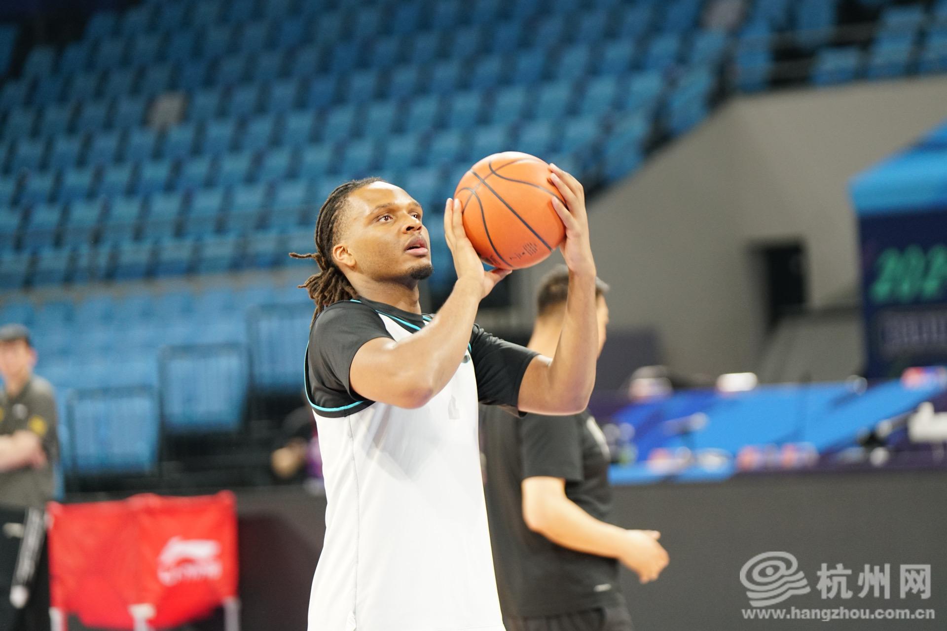  转会期体能课后，广厦男篮战术微调备战欧联，信心回归，细节决定成败